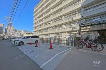 敷地内駐車場（屋外平面式）