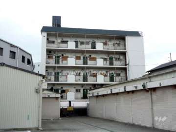 ハイツ春日の外観（南側から）