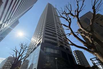 コンシェリア西新宿タワーズウエストの外観（北東側から）