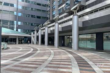 敷地の南側広場　