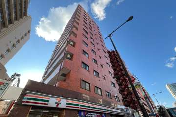 クレベール西新宿フォレストマンションの外観（南東側から）