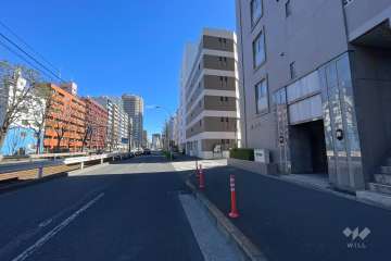 敷地北側の前面道路　