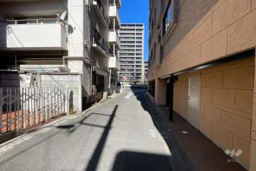 敷地南東側の前面道路