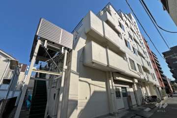 ウェスト早稲田マンションの外観（北西側から）