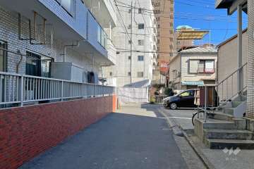 敷地南側の前面道路　