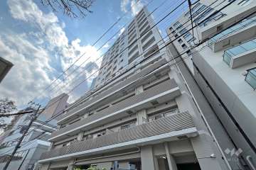 ユニロイヤル西早稲田の外観（東側から）