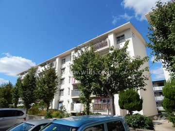 杭瀬第七団地27号棟の外観（南東側から）