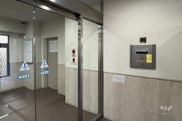 エントランスはオートロック付きです。