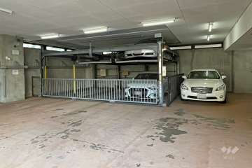 敷地内駐車場（屋内機械式）