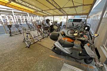 駐輪場とバイク置場