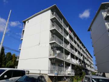 厚生年金小中島団地3号棟の外観（南東側から）