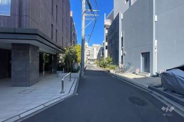 敷地南東側の前面道路　