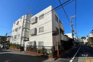 ハイネス哲学堂の外観（北東側から）