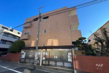 西落合第二ローヤルコーポの外観（南西側から）