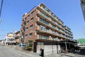 グローバル東園田の外観(南西側から)
