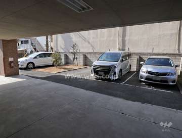 敷地内駐車場（屋外平面式）
