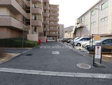 駐車場出入り口