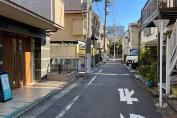 敷地南側の前面道路