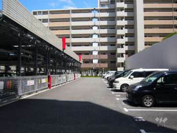 敷地内駐車場（平面式と機械式とがあります。）