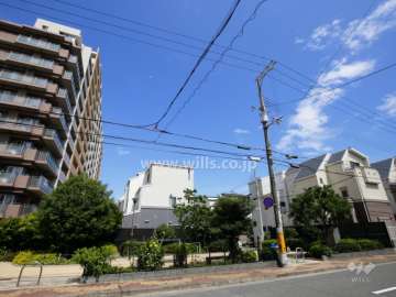 敷地南側は一戸建て街です。