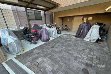 バイク置き場