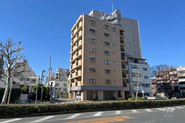 メゾンルグラン早稲田の外観（南東側から）