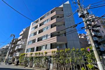 レジデンシャルスター早稲田UBの外観（東側から）