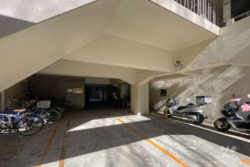 敷地内駐車場（屋外平面式）・駐輪場・バイク置場