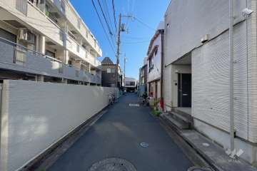 敷地南側の前面道路