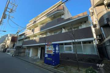 プレールドゥーク東新宿の外観（北東側から）