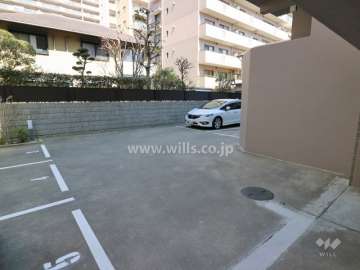 敷地内駐車場（屋外平面式）