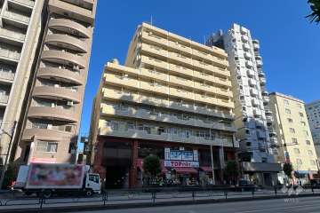 コントワール新宿の外観（南西側から）