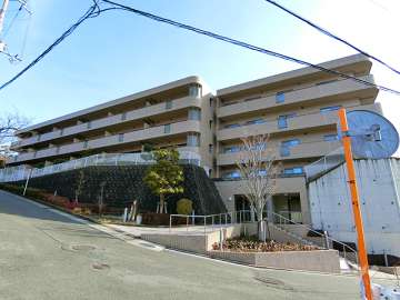 ジオ宝塚御殿山の外観（西側から）