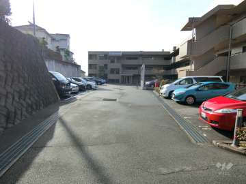 敷地内駐車場（屋外平面式）