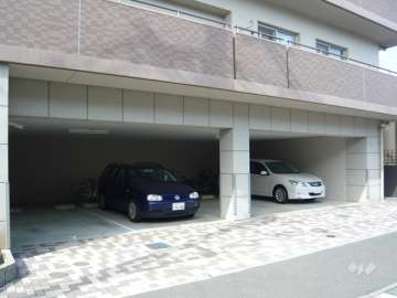 敷地内駐車場（屋内平面式）
