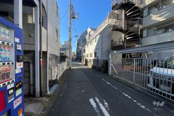 敷地東側の前面道路