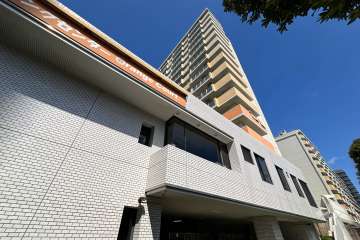 ニュータウンオークボA棟の外観（南西側から）