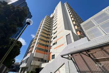 ニュータウンオークボA棟の外観（南東側から）