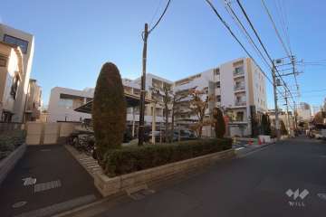 プレジール新宿大久保の外観（北西側から）