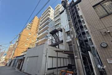 シルバープラザ新宿第2の外観（西側から）