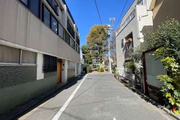 敷地北側の前面道路　