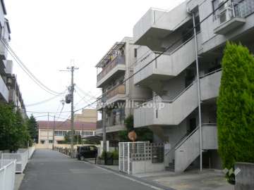 マンションの前面道路