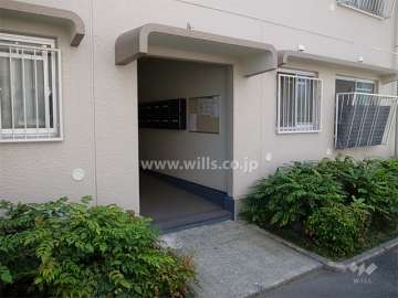 住戸入口（共用ポスト）