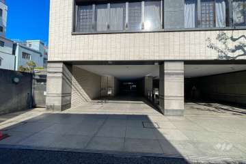 駐車場の出入り口