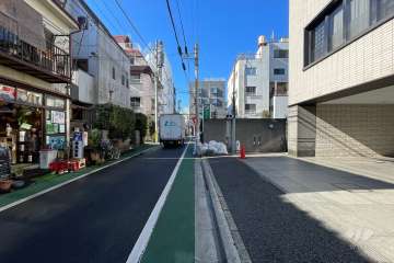 敷地南東側の前面道路　
