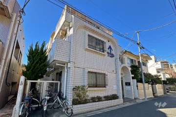 トップ新宿第3の外観（南東側から）