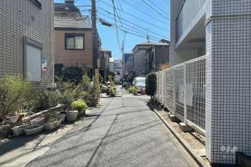 敷地東側の前面道路
