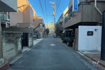 敷地西側の前面道路　