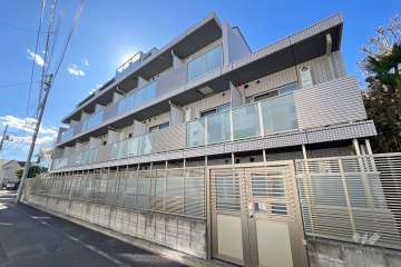 スカイコートグレース新宿中落合の外観（北東側から）