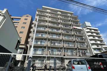 中落合マンションの外観（南西側から）